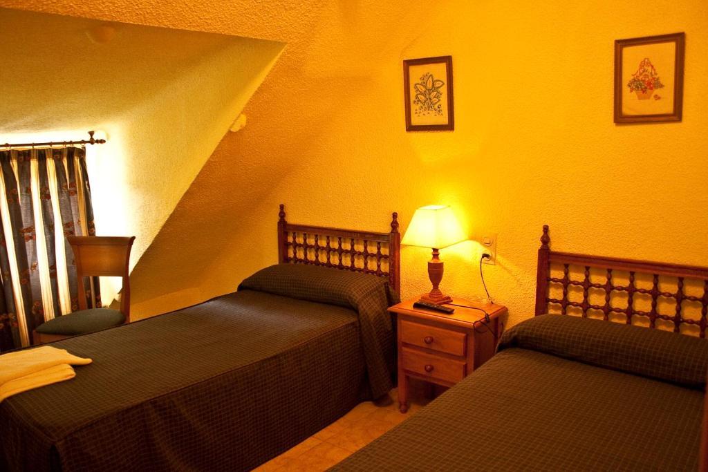 Hostal Aribel Longinos Otel Cercedilla Oda fotoğraf