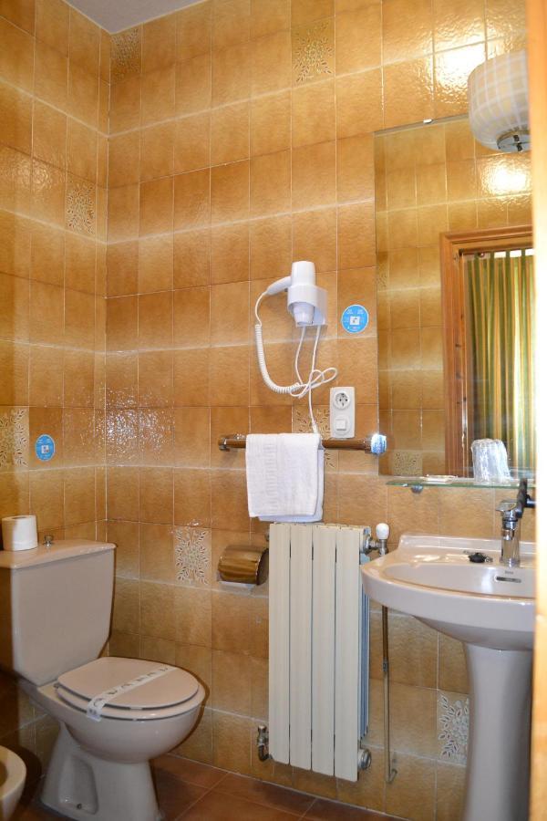 Hostal Aribel Longinos Cercedilla Dış mekan fotoğraf