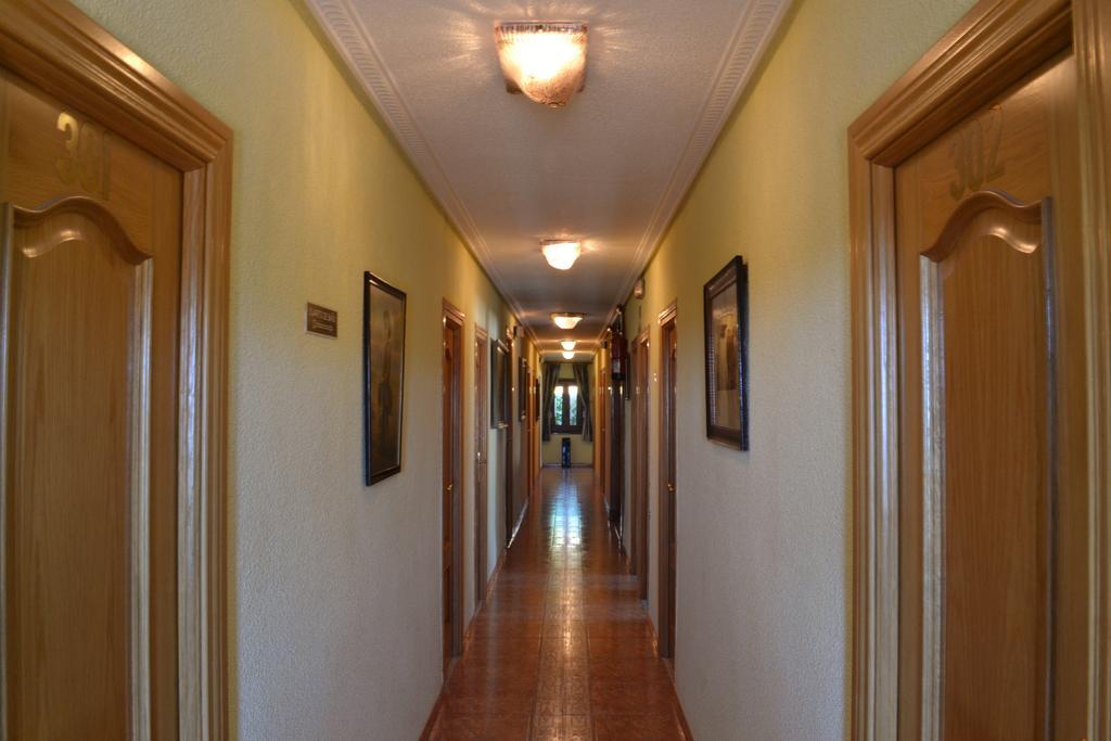 Hostal Aribel Longinos Cercedilla Oda fotoğraf