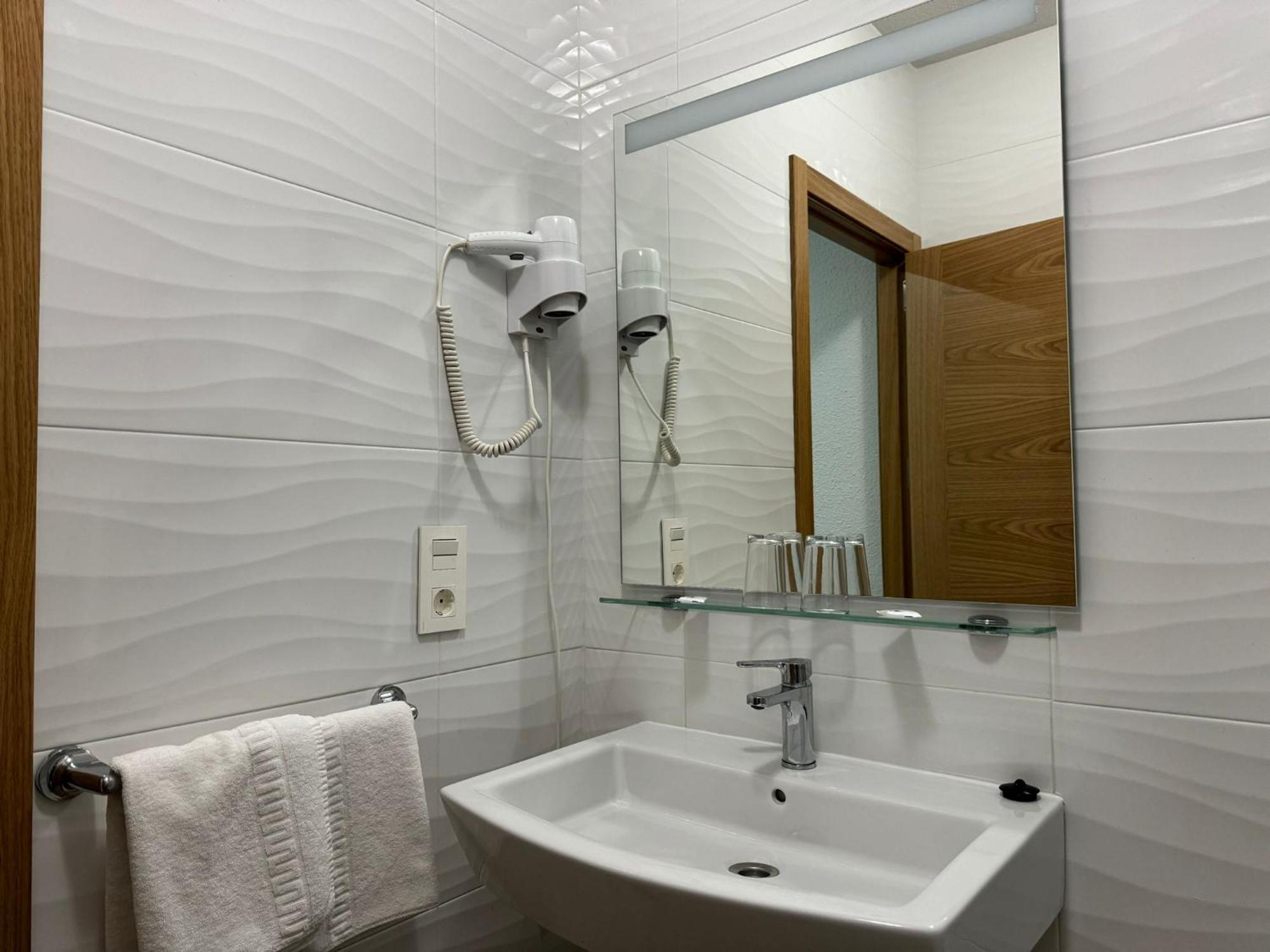Hostal Aribel Longinos Cercedilla Dış mekan fotoğraf
