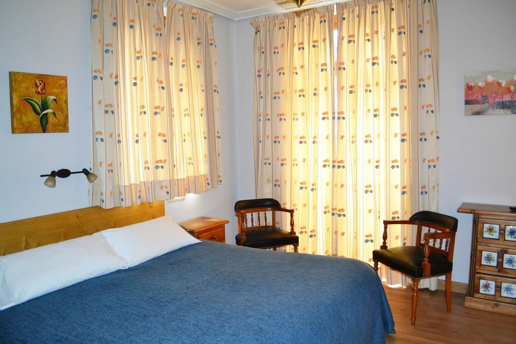 Hostal Aribel Longinos Otel Cercedilla Dış mekan fotoğraf