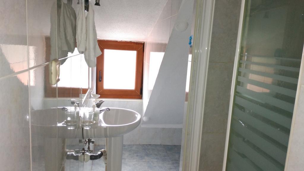 Hostal Aribel Longinos Otel Cercedilla Dış mekan fotoğraf