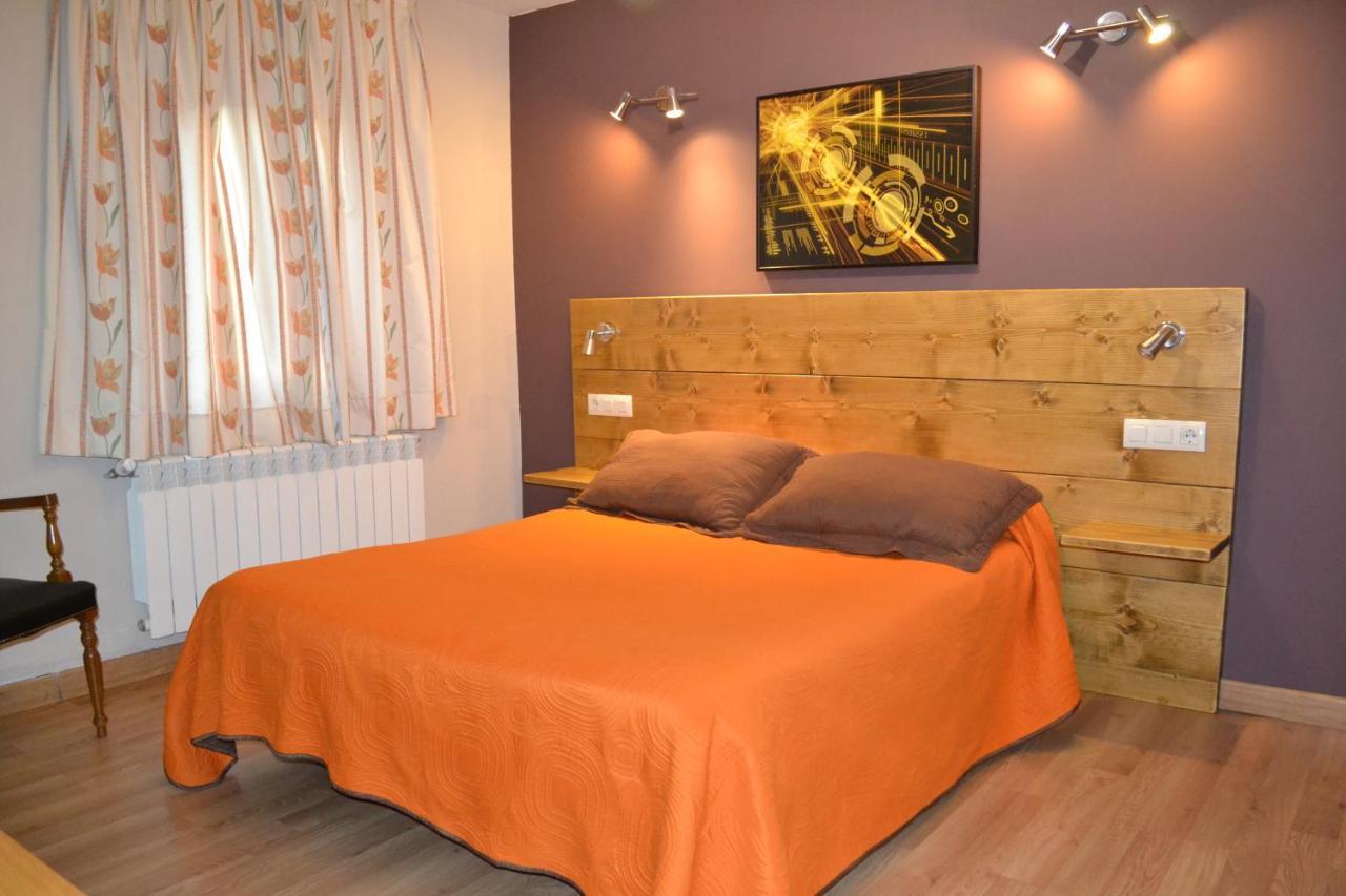 Hostal Aribel Longinos Otel Cercedilla Dış mekan fotoğraf